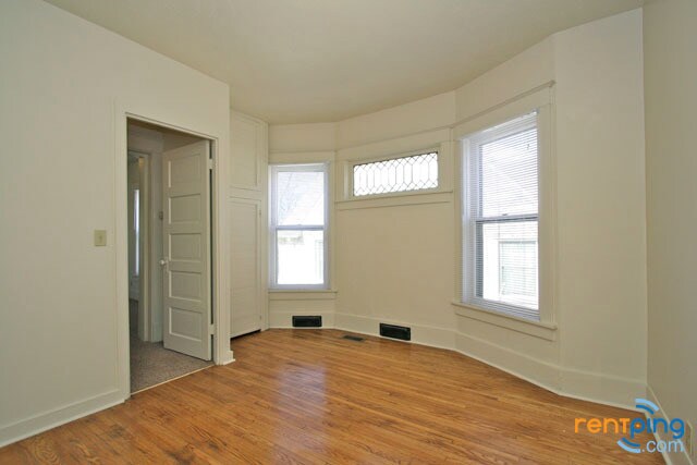 Building Photo - 1640 E ST-1