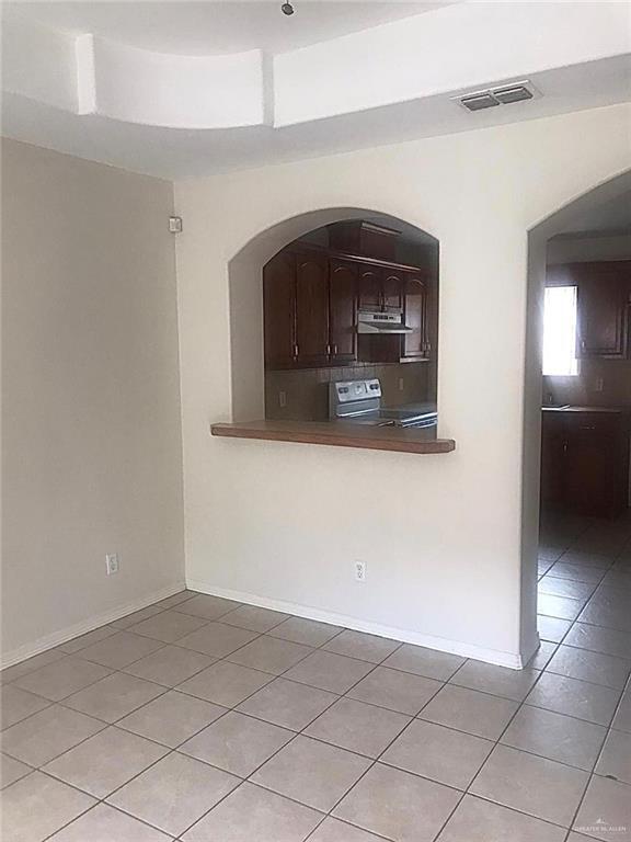 Building Photo - 11 South Dr