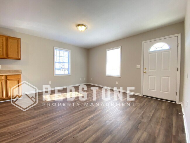 Building Photo - 1104 Chandler Ave