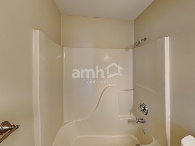 Building Photo - 2200 Brindlewood Dr