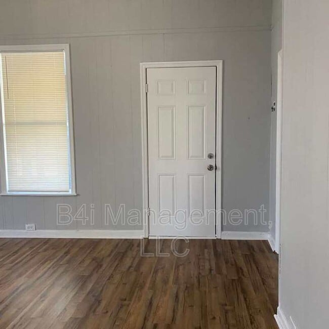 Building Photo - 1056 High Falls Rd