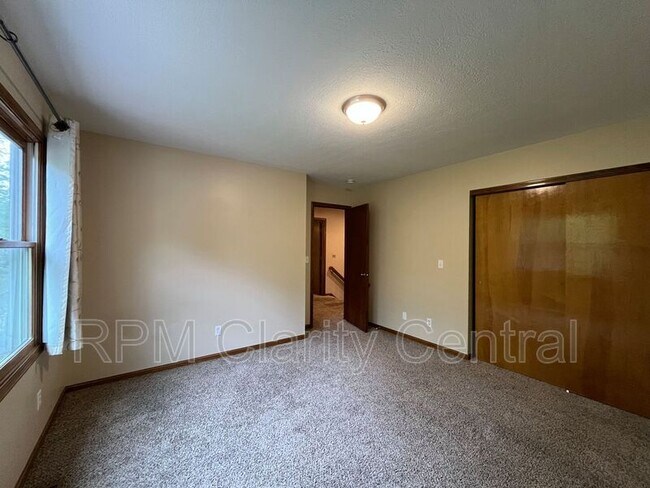 Building Photo - 440 Taylor Ave