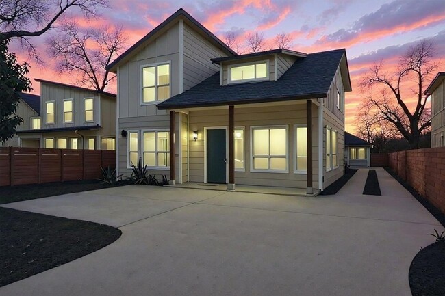 Building Photo - 1126 Linden St