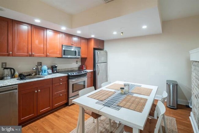 Building Photo - 50 N Front St