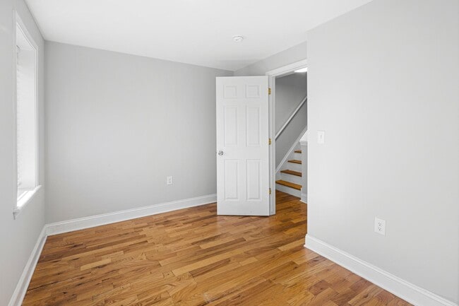 Building Photo - 1609 W Stiles St