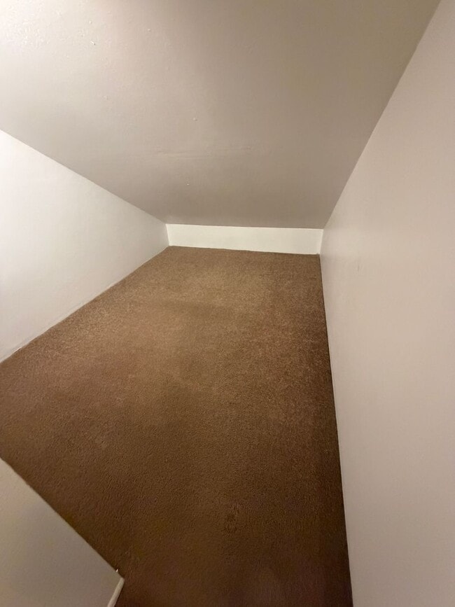 Building Photo - (LEASE PENDING): University Meadows-2 Bed/2 Bath Condo $1,900.00