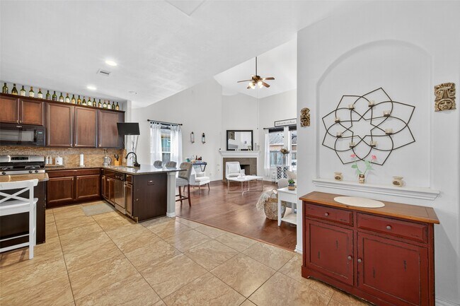 Building Photo - 2422 Blue Jay Ln