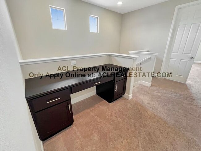 Building Photo - Beautiful 4 Bed / 3 Bath Home with Views —...