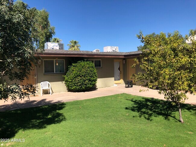 Building Photo - 2020 S Granada Dr