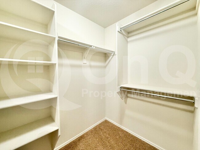 Building Photo - 3159 E Chisum Ln