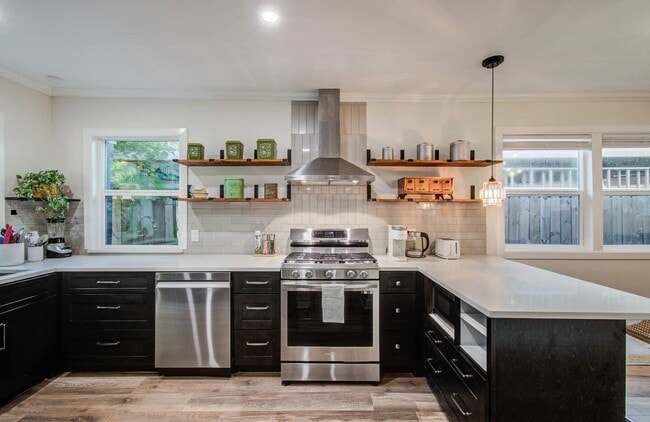 Building Photo - 5312 Jefferson St