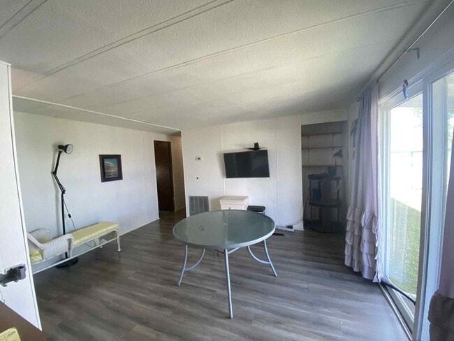 Building Photo - 5316 53rd Ave E