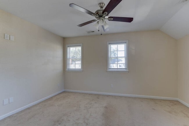 Building Photo - 2 Alden Ave