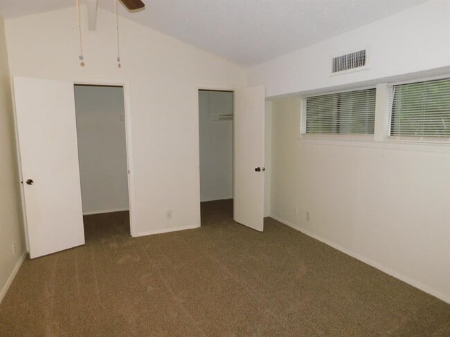 Building Photo - 8208 Hood Cir