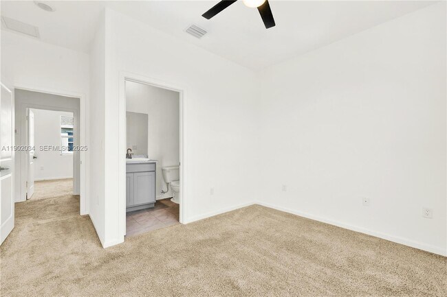 Building Photo - 496 NE 4th Terrace