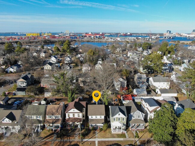 Building Photo - Charming, Renovated House in Portsmouth