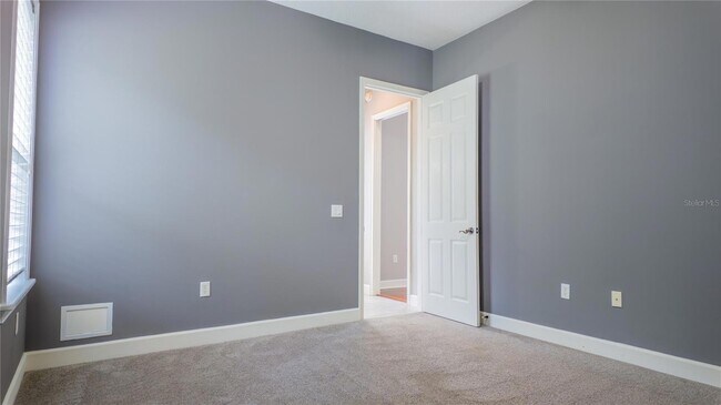 Building Photo - 617 SE 47th Loop