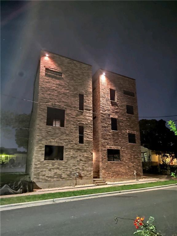 Building Photo - 806 Lydia St