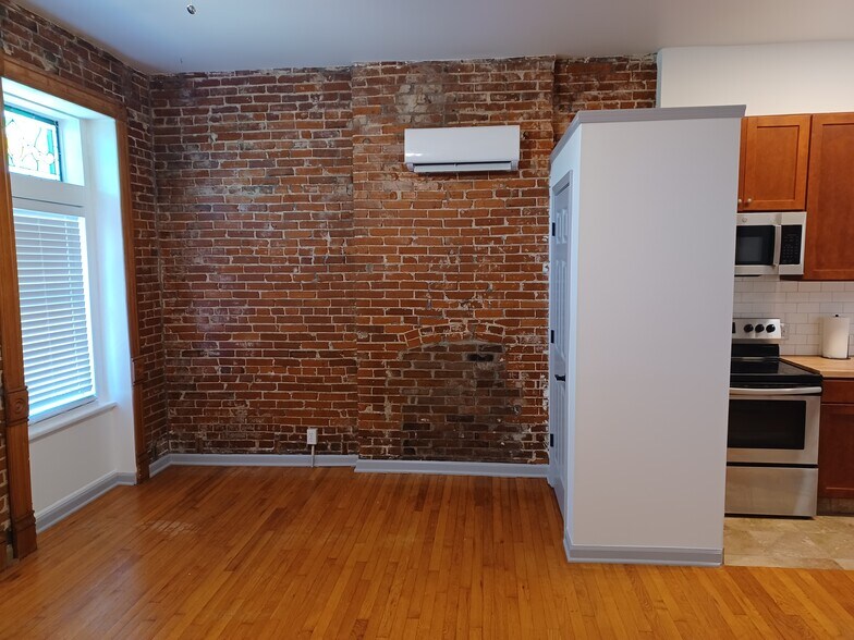 Building Photo - 4380 Chouteau Ave