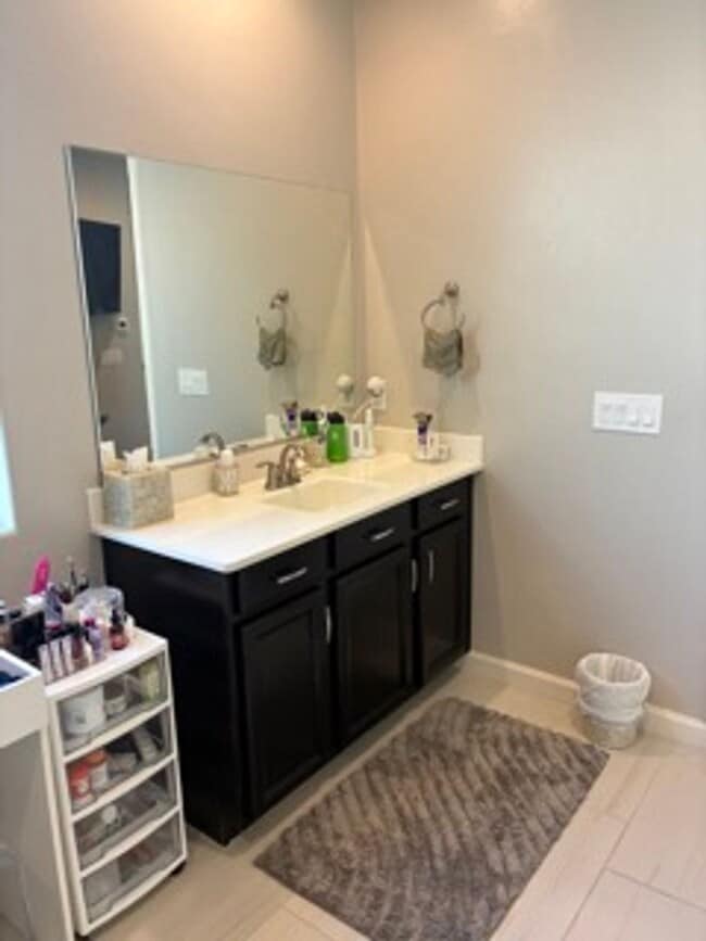 Building Photo - STUNNING NEWER HOME- GATED