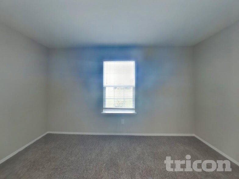 Building Photo - 1023 Spofford Dr