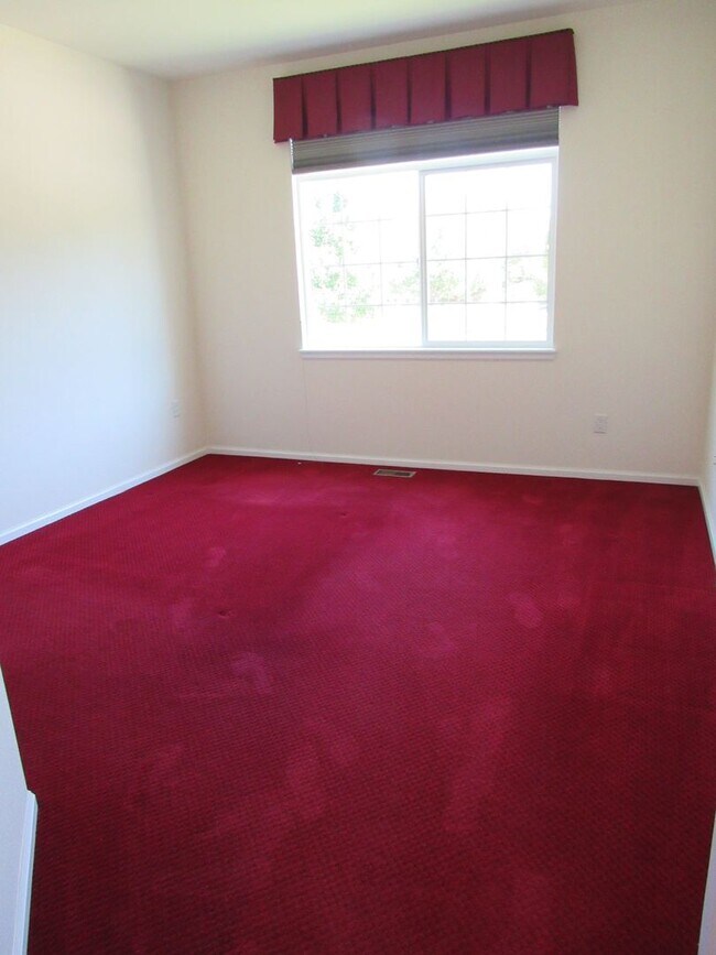 Building Photo - Ranch living in this Spacious Townhome in ...