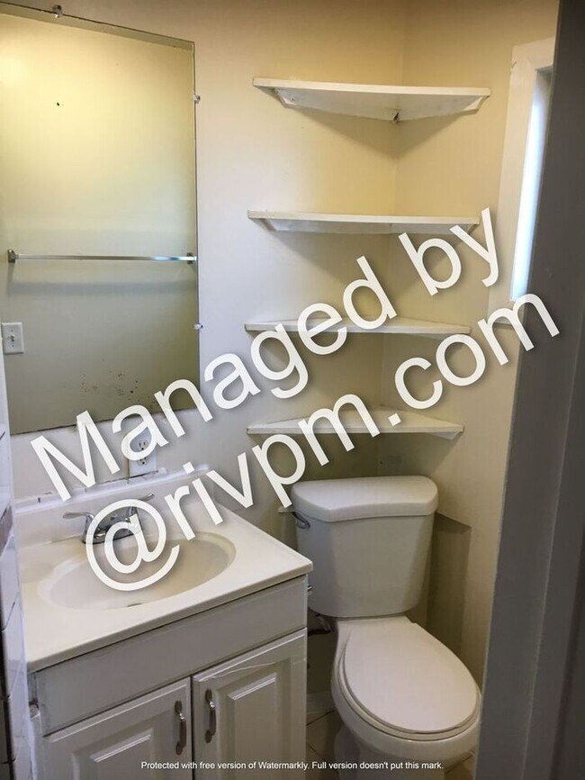 Building Photo - MOVE IN NOW!