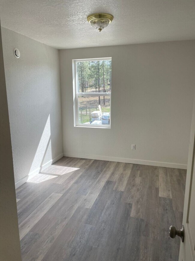 Building Photo - Smith