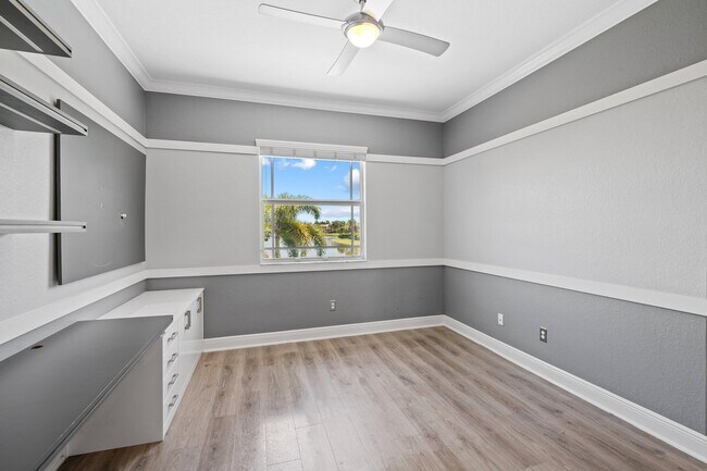Building Photo - 9980 Edgewater Ct