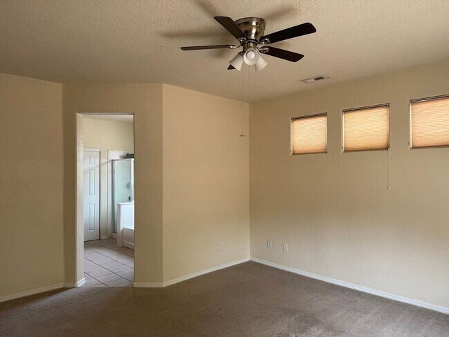 Building Photo - Single Family Home
