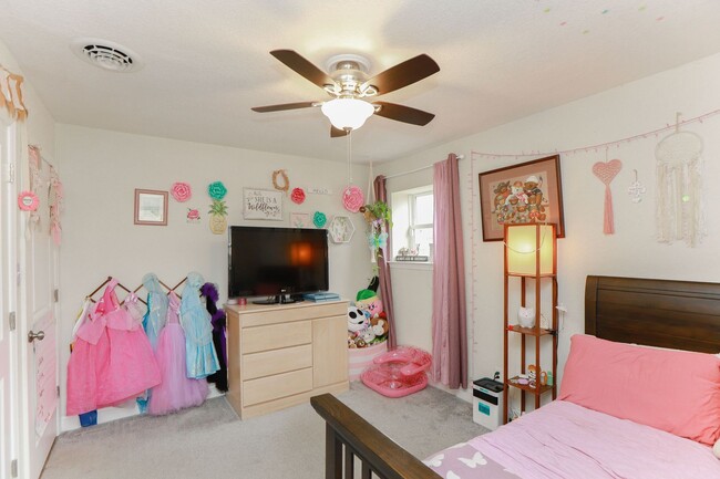 Building Photo - Stylish 3-Bed Brick Home in Central VB!