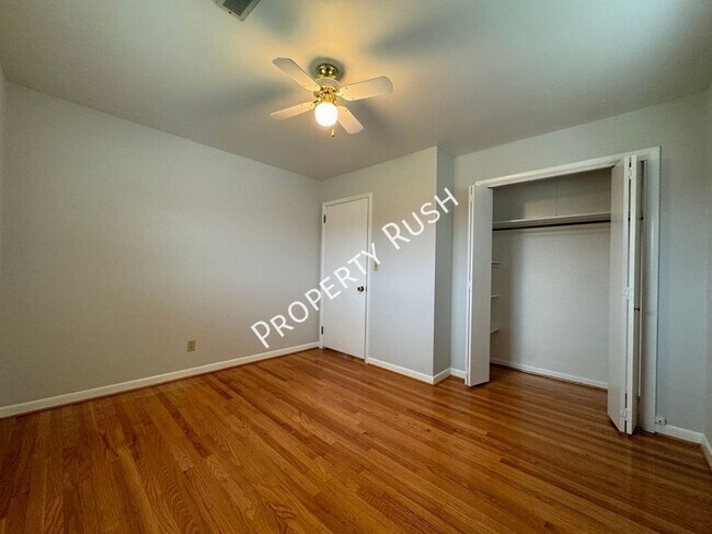 Building Photo - 2307 Arroyo Dr