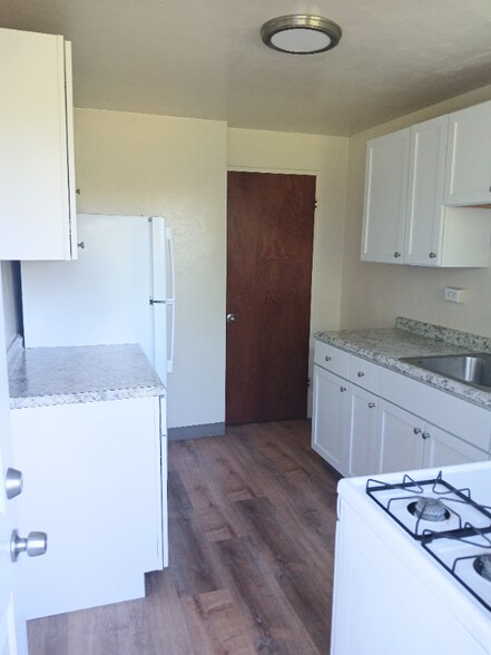 Building Photo - 472 Hoodridge Dr