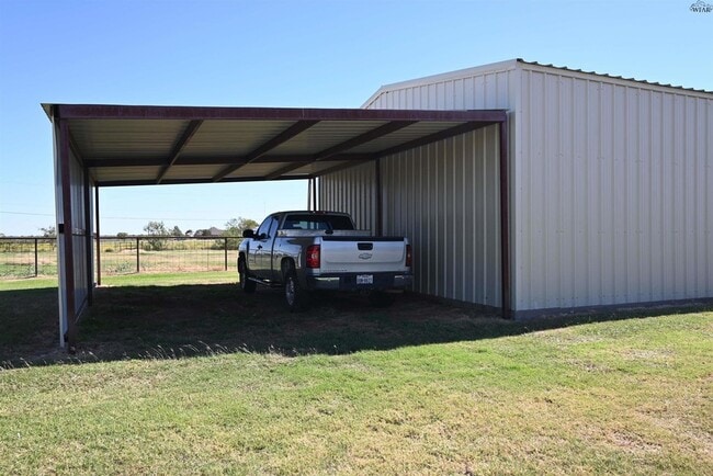 Building Photo - 2460 Wranglers Retreat