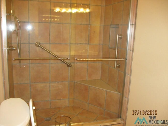 Building Photo - 808 Laurelwood Dr