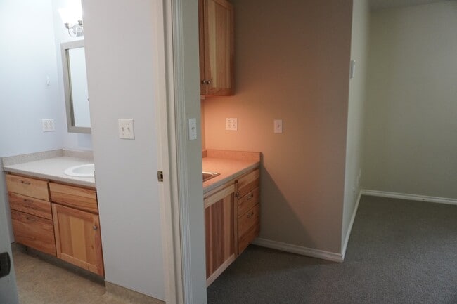 Building Photo - 1705 Resurrection Blvd