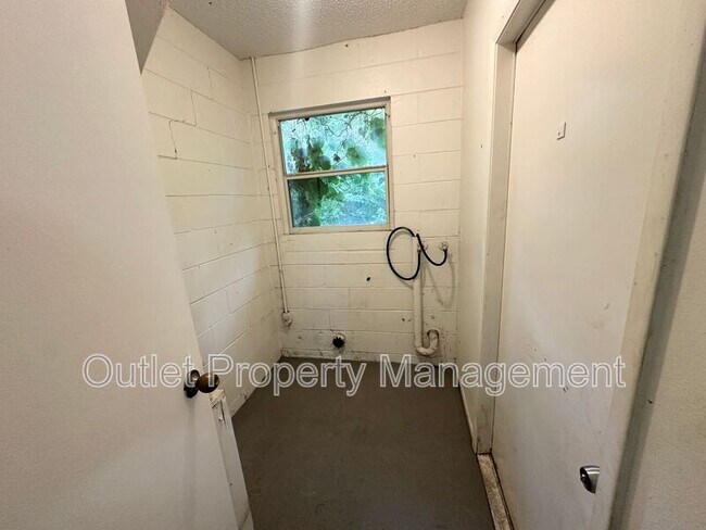 Building Photo - 1710 Ridgewood Ln