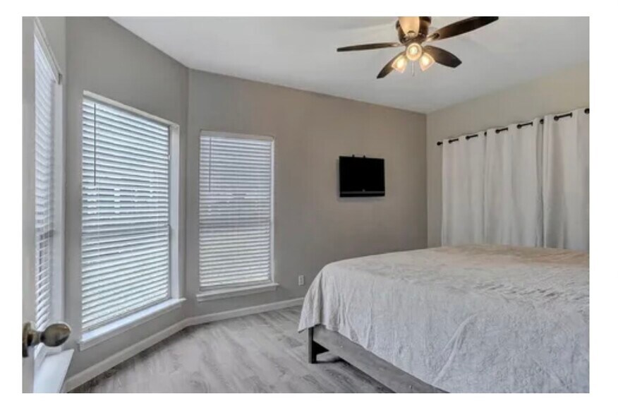 Master - 2116 Tanglewood Blvd