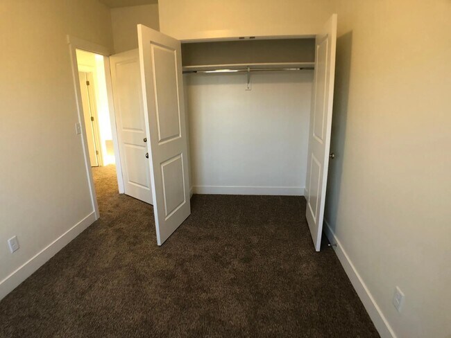 Building Photo - 1564 N 160 W