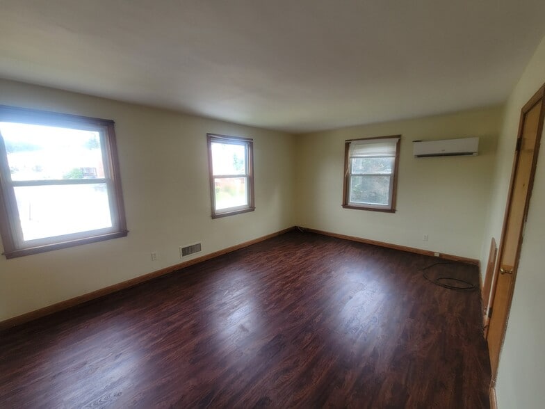 Building Photo - 6807 Fairdel Ave