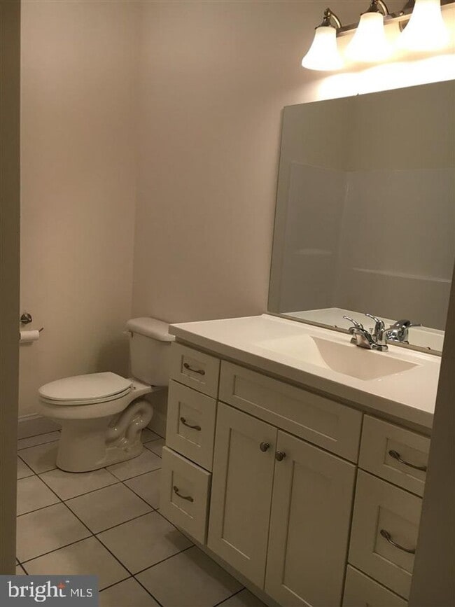 Building Photo - 22 N George St