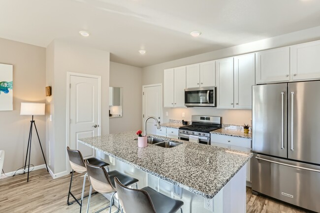 Building Photo - 1829 Villageview Ln