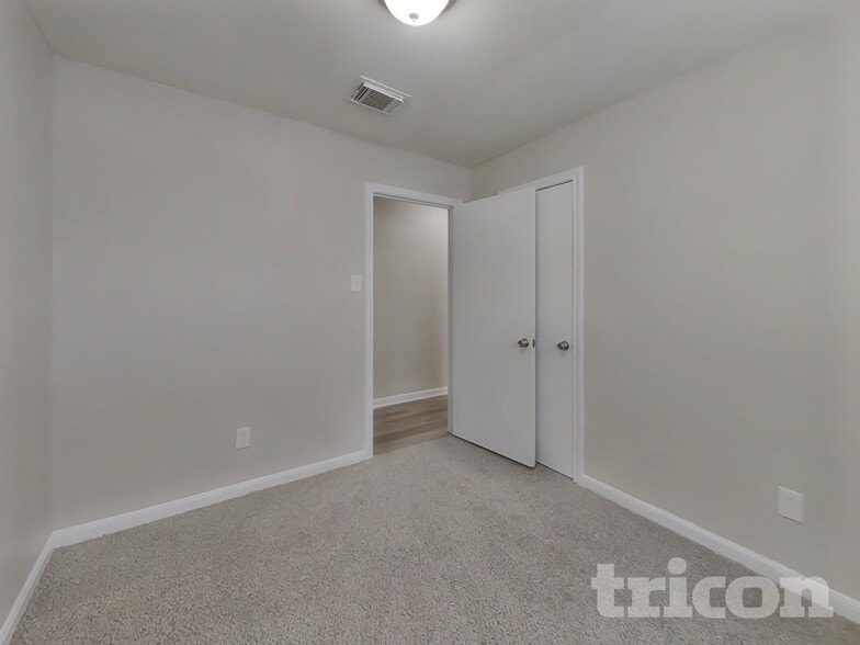 Building Photo - 5503 Jumada Cir