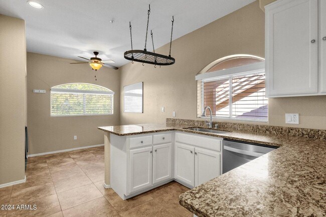 Building Photo - Welcome to this stunning 3-bedroom, 2-bath condo in the heart of McCormick Ranch!