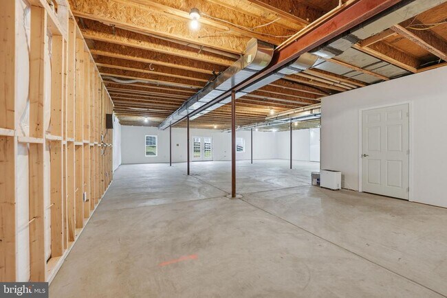 Building Photo - 42240 Hiddenwood Ln