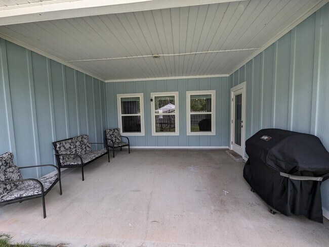 Building Photo - 6056 Forest Bay Ave