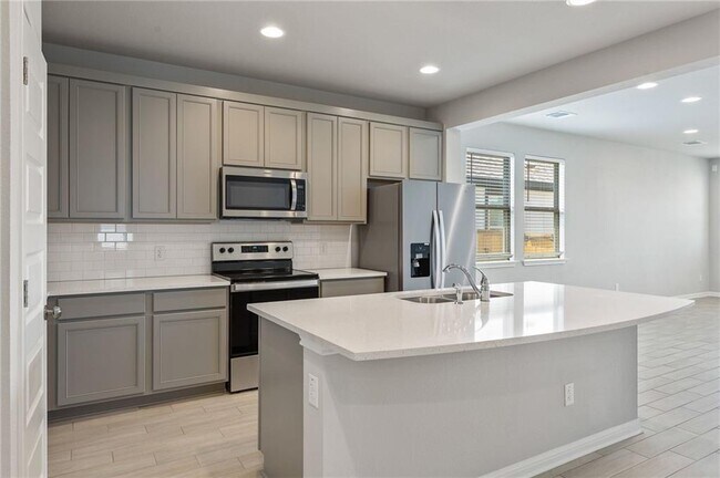 Building Photo - 121 Unforgiven Ln