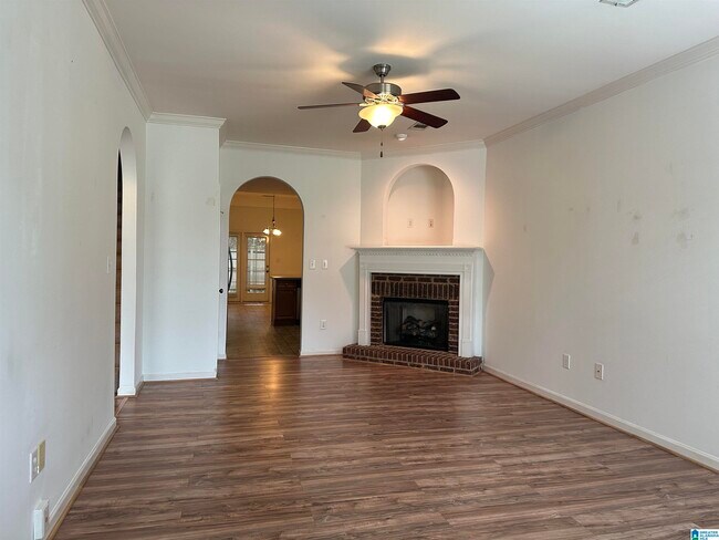 Building Photo - 1033 Ashwood Dr