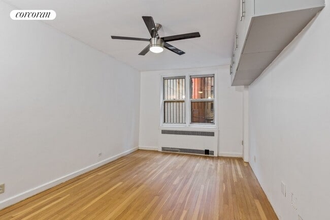 Building Photo - 305 W 52nd St