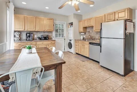 Building Photo - 25 Locke St